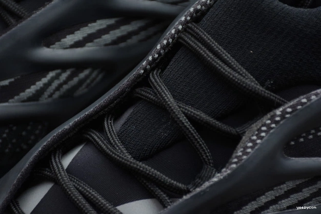 700 Black Yeezy Adidas H67799 Boost V3 0815